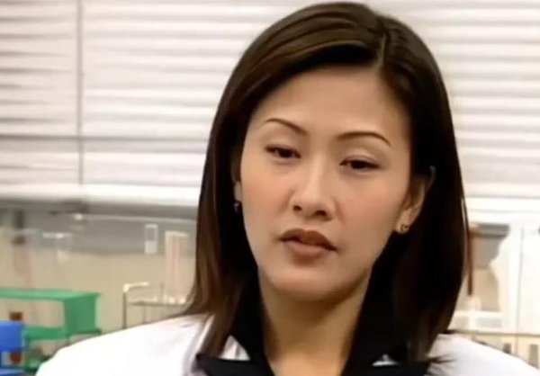 翻翻策略 TVB花旦拿博士教英语，放下光环转行，她为何选这条路？